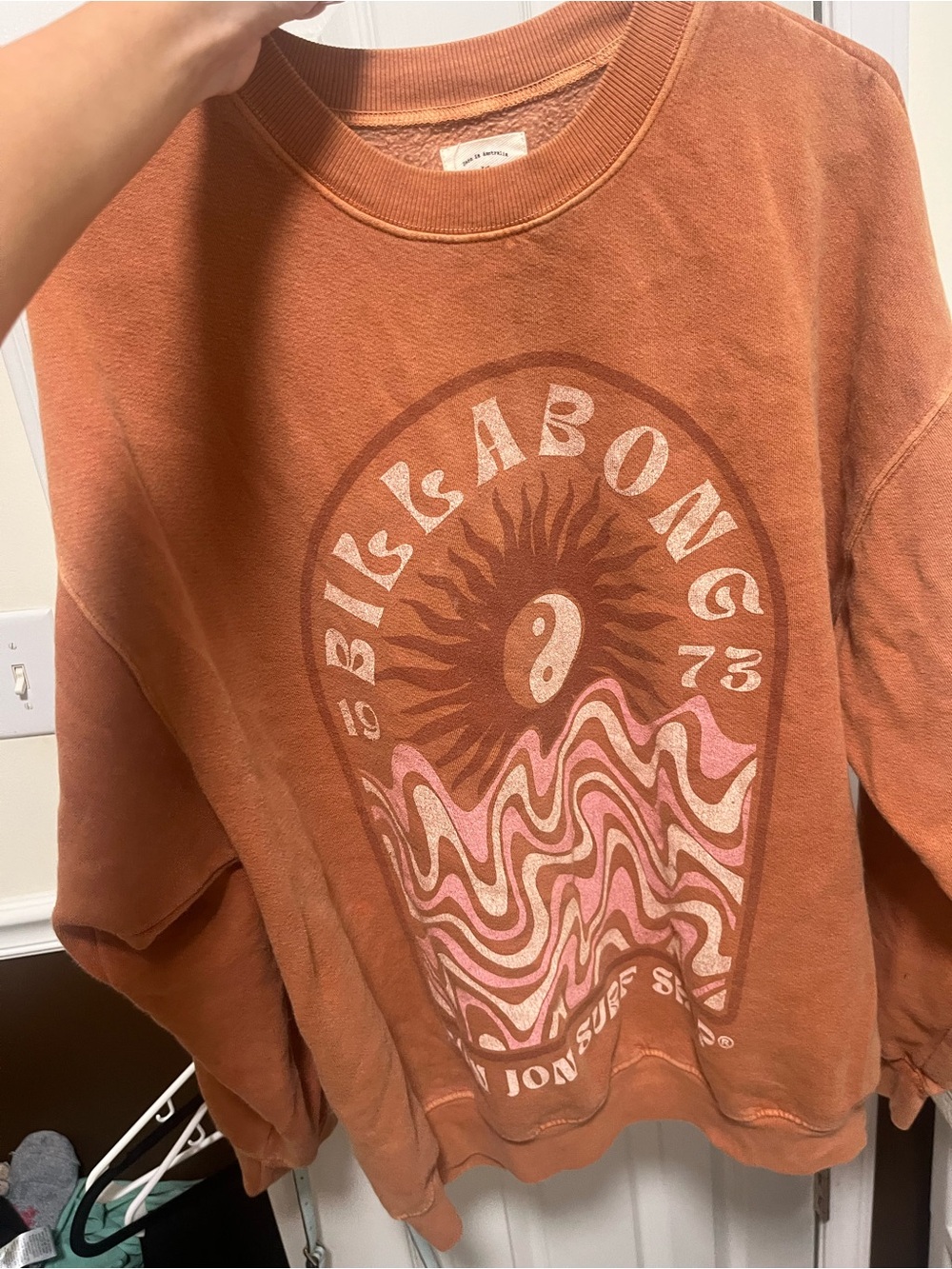 Billabong Rust Crewneck with Pink & Cream Graphic